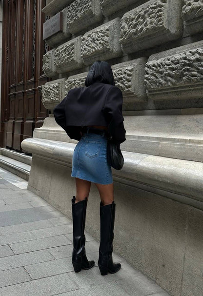 chic high- waist mini skirt