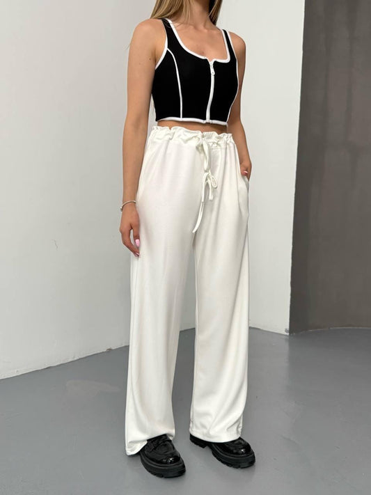 Black Sleeveless Essential Crop Top