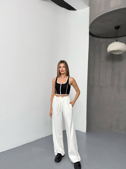 Black Sleeveless Essential Crop Top